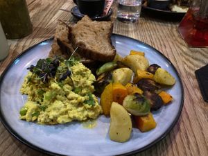 Scrambled tofu and veggies  at KLYO in Vienna