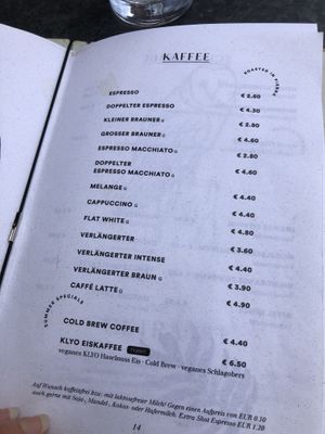 Drinks   at KLYO in Vienna