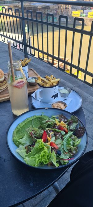 Alles Salat at KLYO in Vienna