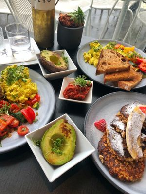 Tofu scramble with Seasonal Veg and Oat Pancakes  at KLYO in Vienna