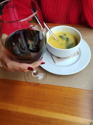 Creamy soup of the day and vegan red 🍷 #Veganuary at GAO in Matosinhos