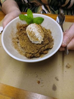 Apple crumble & ice cream at GAO in Matosinhos