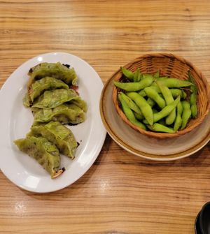 Steamed gyoza and edamame #Veganuary at Kakekomi Gyoza in Tokyo