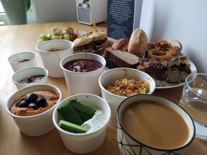 Auf dem Tisch... at Daily Greens - Greens Bistro in Hamburg