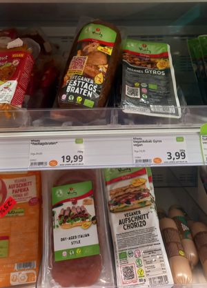 "festtagsbraten" 19,99€ #Veganuary at Alnatura - Venloer in Cologne