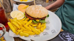 Burger at Paal 17 in Texel