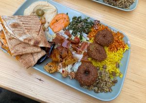 Nabati Teller, vegan bestellt (ohne Halloumi)  at Nabati in Mannheim