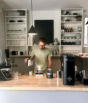 V60 slow coffee with Ethiopian coffee at Le Paradisier Café in Nyons