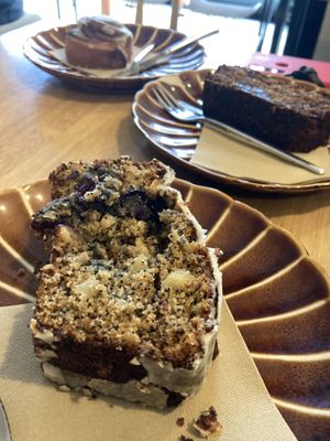 Bizkotxoa eta cinamon roll at OhBaba  in San Sebastian