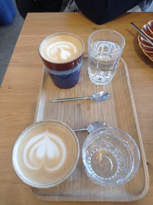 Cafés con leche de avena at OhBaba  in San Sebastian