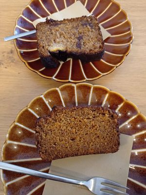 Banana bread y carrot cake at OhBaba  in San Sebastian