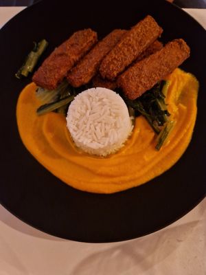 Tempeh in agrodolce con crema di arachidi at Green Corner in Lodi