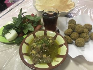Qnd hummus  at Hashem in Amman