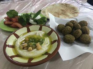 Hummus  at Hashem in Amman