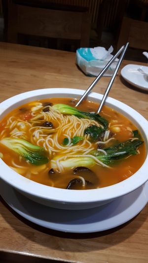 Noodles at Míng Shèng YǎngShēng Sù 铭圣养生素餐厅 in Shanghai