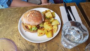 Burger pleurottes at Chéri Coco in Pantin