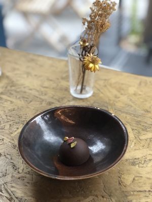 Rose pistachio lune (3,5€)  at Chéri Coco in Pantin