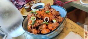 Gold Flowers at Chéri Coco in Pantin