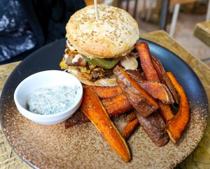 Friday Burger at Chéri Coco in Pantin