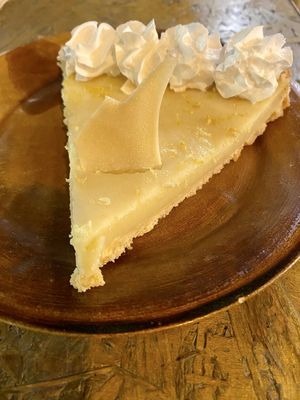 Tarte au citron meringuée   at Chéri Coco in Pantin