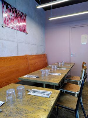 Eat-in space at Chéri Coco in Pantin