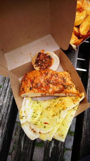 Free bread selection with my bowl at Gustav Grün in Oldenburg