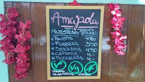 veggie, vegan, and gluten free pizzas at Amapola Tasty Moments in Valencia