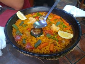 Vegan paella at Tapería de José Luis in Albacete