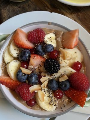  Vegan oat porridge  at coffee corner bakery in Prague