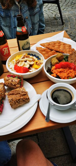 Einmal quer durch die Karte at Cafe Loumee in Fuessen