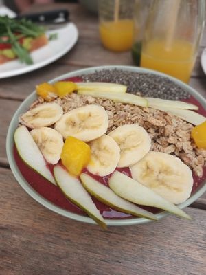 Smoothie bowl at Cafe Loumee in Fuessen