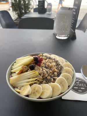 Beauty smoothie bowl  at Cafe Loumee in Fuessen