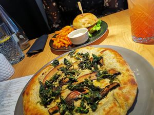 Amaze Burger + Süßkartoffel Pommes at Green One BTC in Ljubljana