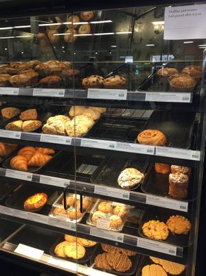 There is 1 vegan muffin in the bin (chocolate almond) at Mississippi Market Food Co-op - Selby Ave in St Paul