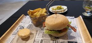 Classic Bürger at Phoenix Belgian Vegg in Malaga