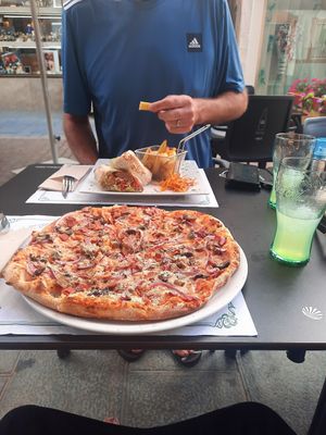 Wonderful range of delivious meals at this fully vegan cafe. Beautifully kind owner 💚 at Phoenix Belgian Vegg in Malaga