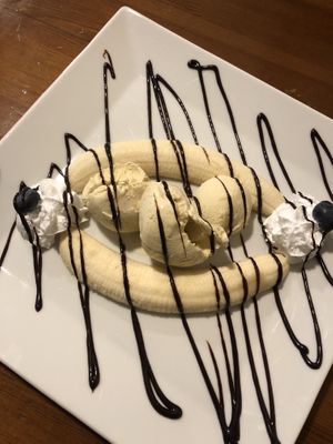 Banana Split  at Phoenix Belgian Vegg in Malaga