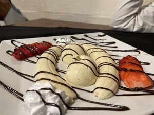 Banana split  at Phoenix Belgian Vegg in Malaga