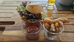 Veganer Burger at Moserwirt Gasthof in Maria Alm