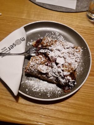 Vegan Zwetschgen Streusel Kuchen at Moserwirt Gasthof in Maria Alm