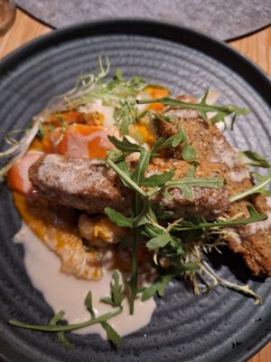 Hauptgang Vegan Linsen Tofu Sticks mit Gemüse at Moserwirt Gasthof in Maria Alm