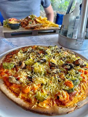 Vegan Pizza at Zorbas in Zakynthos