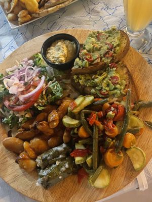 vegan meze (tapas) 😍😍  at Zorbas in Zakynthos