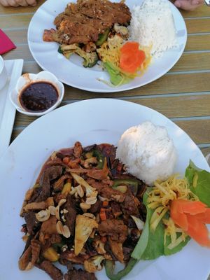 Oben knusprige Ente unten acht Schätze at Tau in Vienna