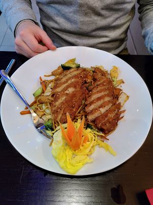 Vegan crispy duck with noodles at Tau in Vienna