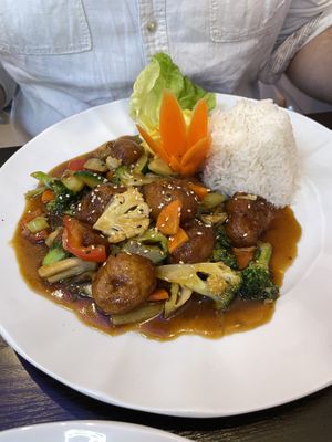 vegan chicke teriyaki  at Tau in Vienna