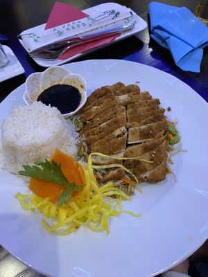 halbes knuspriges Huhn  at Tau in Vienna