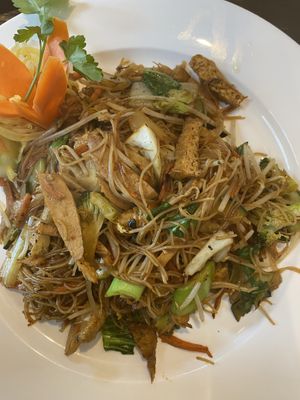 Fried rice noodles with soy and veggies  at Tau in Vienna