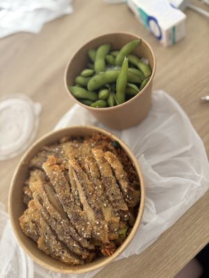 Crispy duck with fried rice (16,90 €) and Edamame with Fleur de Sel (5,90 €)  at Tau in Vienna