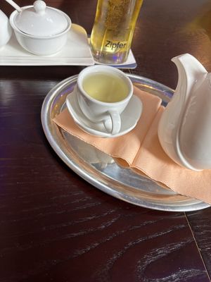 Sakura Tee  at Tau in Vienna